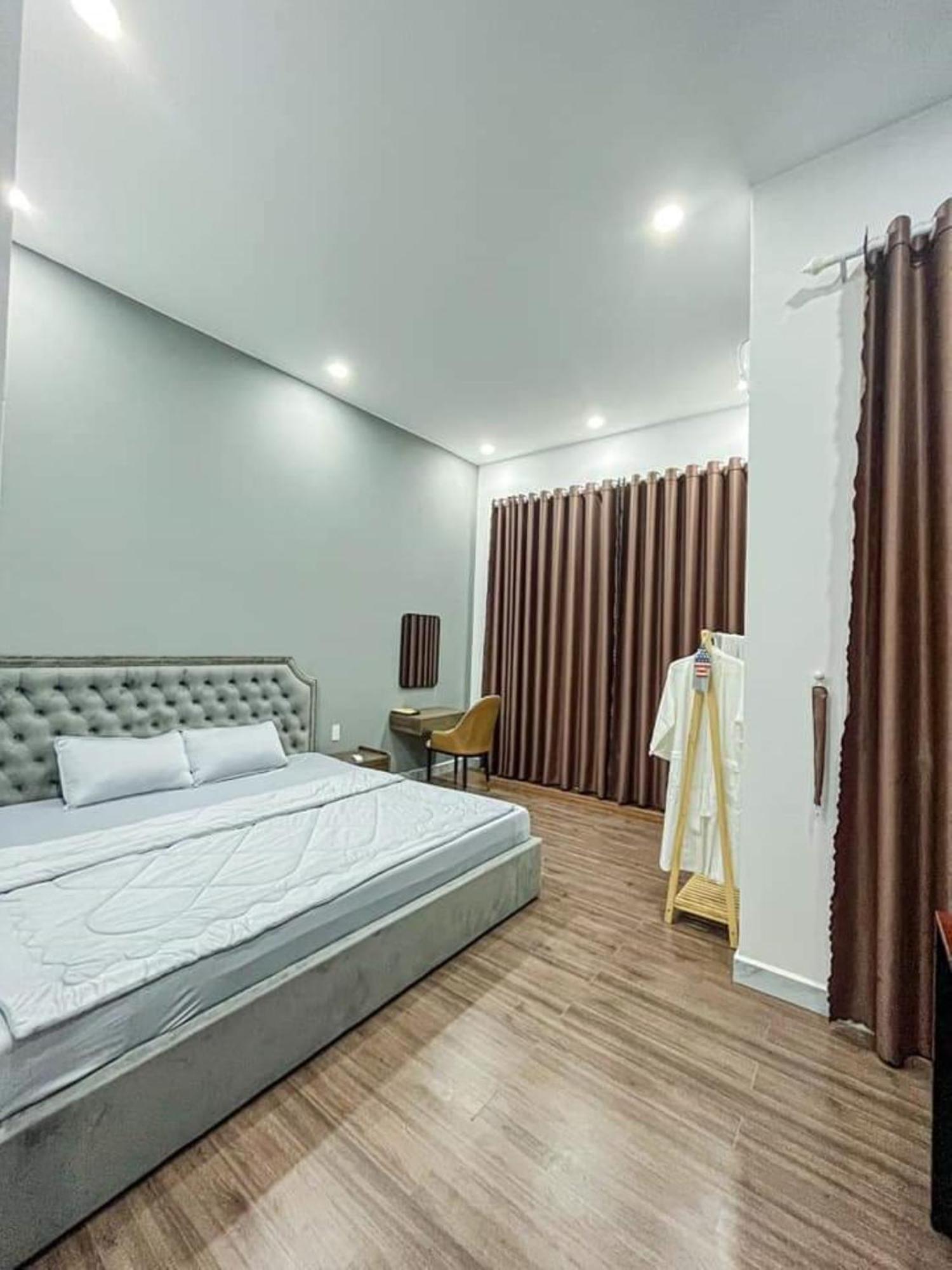 River Hotel 5 Long Xuyên エクステリア 写真